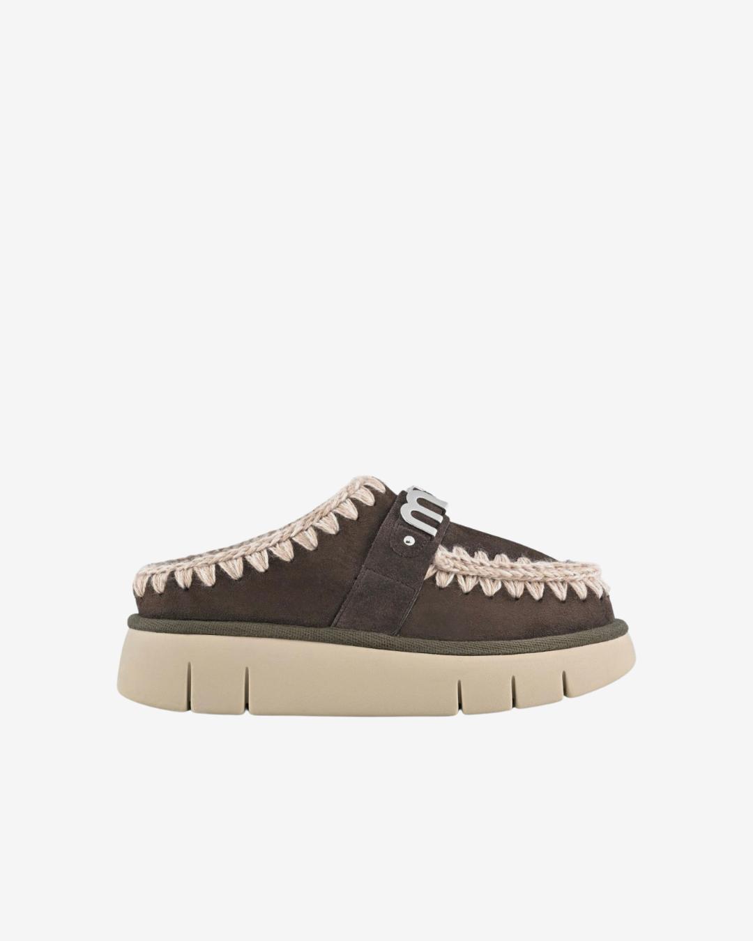 Mou Bounce Clog Letter Logo Mocha